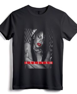 Ripple Junction Offiziell lizenziertes Aaliyah Red Lips T-Shirt  Kultiges Red Type Block T-Shirt für Musikfans